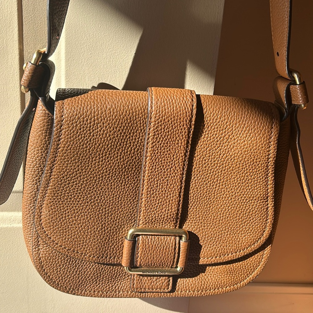Michael Kors Maxine saddle bag NWOT with dust bag